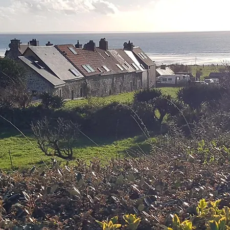 Petite Maison Bord De Plage
